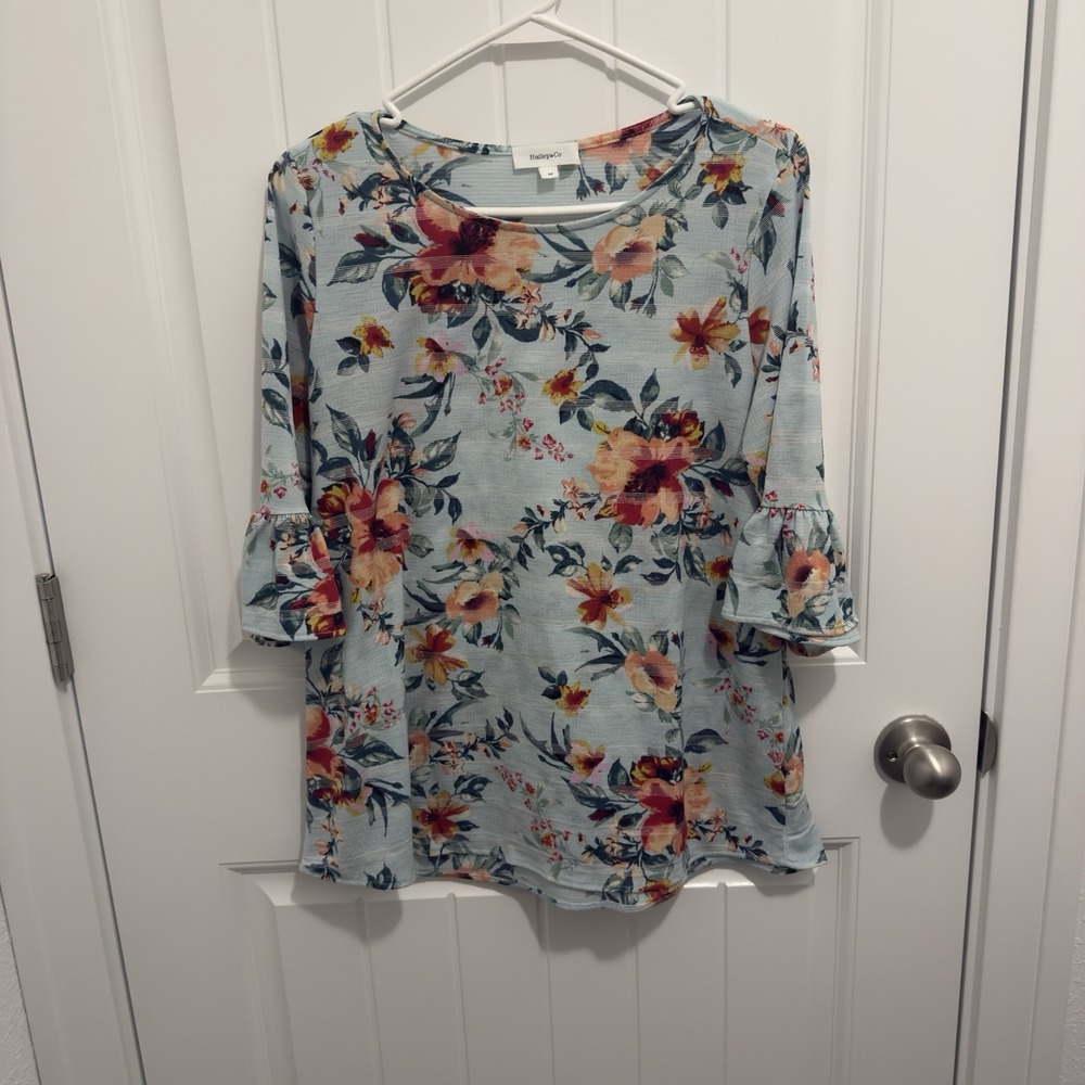 Hailey&Co Women's Bright‎ Blue Floral Blouse Ruffle Sleeve Size Medium